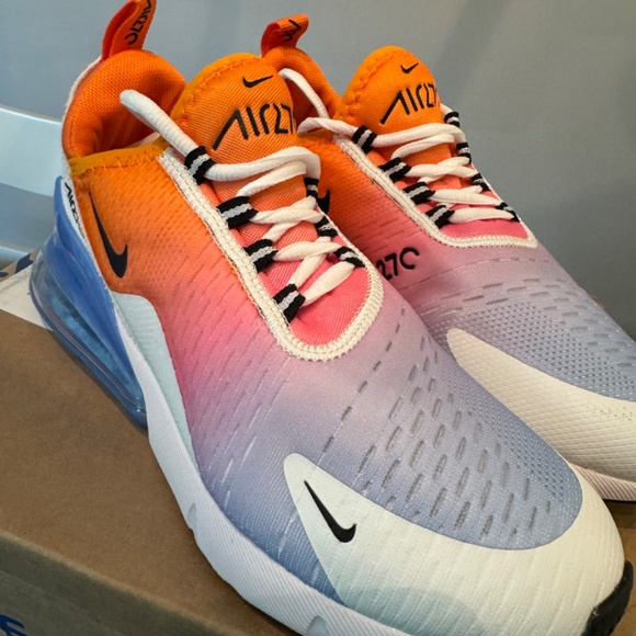 Nike Airmax 270- Gradient University Gold - Picture 5 of 6